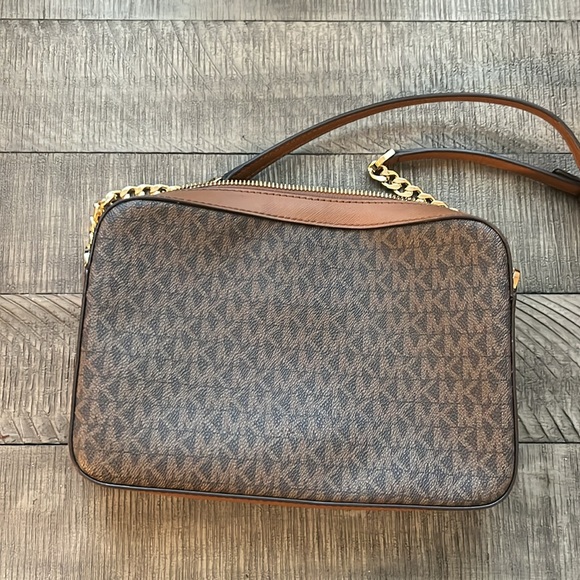 Michael Kors Jet Set Large Crossbody Bag - Picture 2 of 7